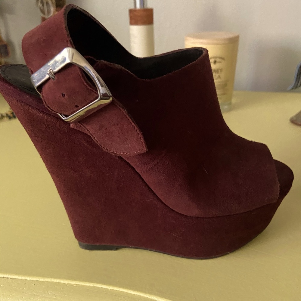 Adorable like new velvet heals!